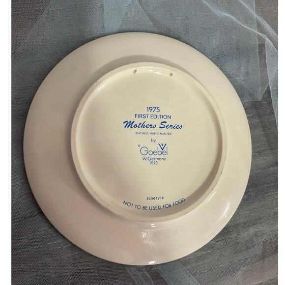 1975 Goebel W. Germany First Ed. Rabbits Signed - Picture 6 of 12